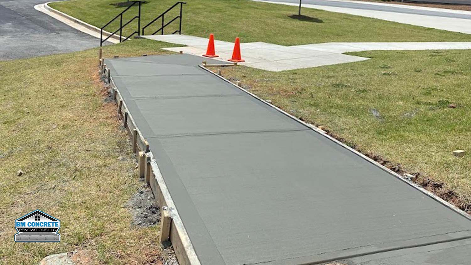 WALKWAYS, PATIOS & STEPS